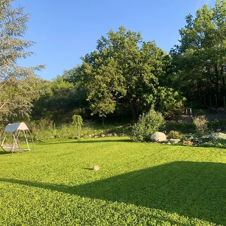 Сasa de vacaciones Charming House In With Pool